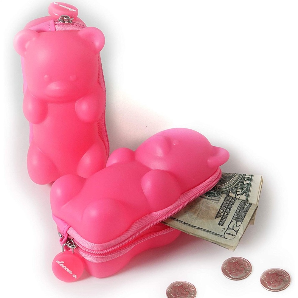 🍓🐻Strawberry scented gummy bear keychain purse